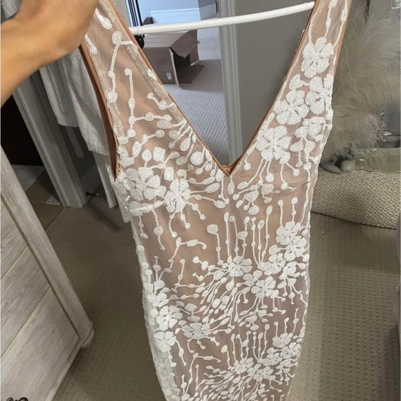 Deep v sequins dress - Picture 3 of 3